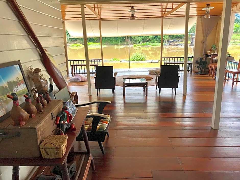 อยู่แพ PaeStay อุทัยธานี