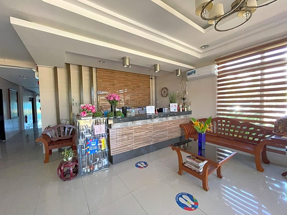 Argao Seabreeze Hotel powered by Cocotel