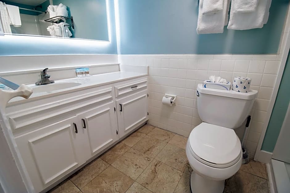 Oceanfront Litchfield Inn