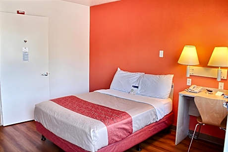 1 Full Bed | ADA/RI Shower/Micfridge