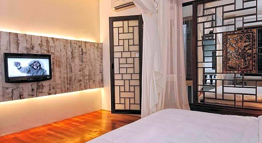 Courtyard At Heeren Boutique Hotel