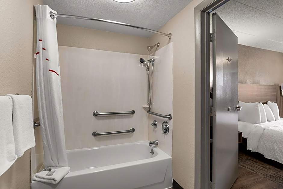 Red Roof Inn Enfield