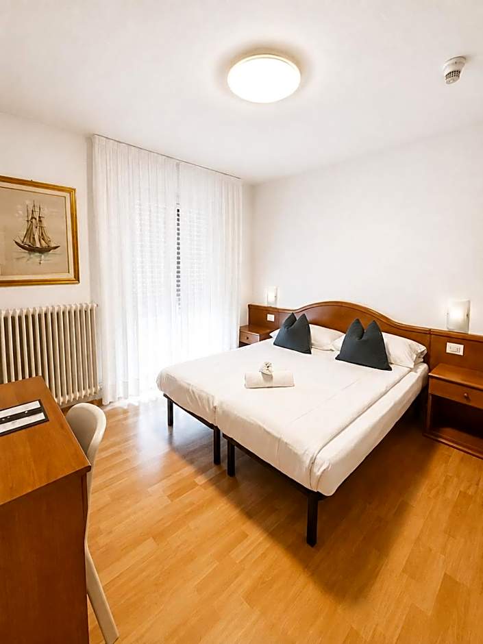 Athos Hotel