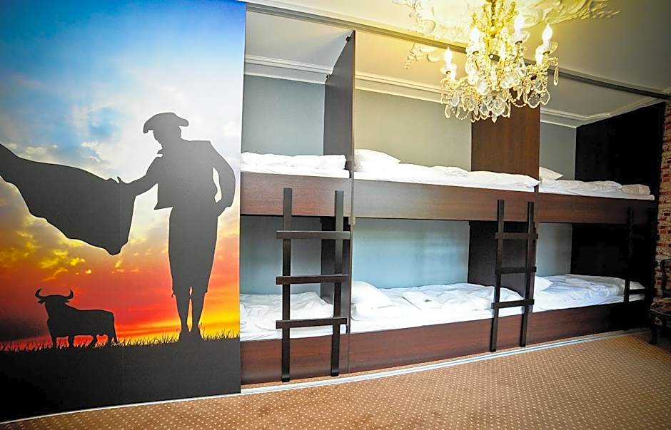 World Hostel - Old Town