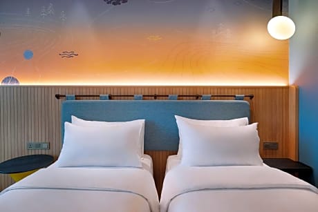 Superior Twin Room with City View