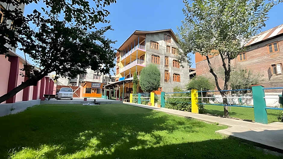 Hotel Royal Reshi – Srinagar, PA