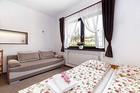 Family Room with Garden View