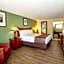 Travelodge by Wyndham Macon West