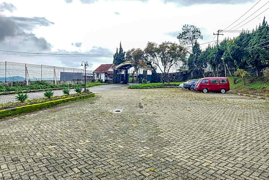 RedDoorz near Pasar Cipanas