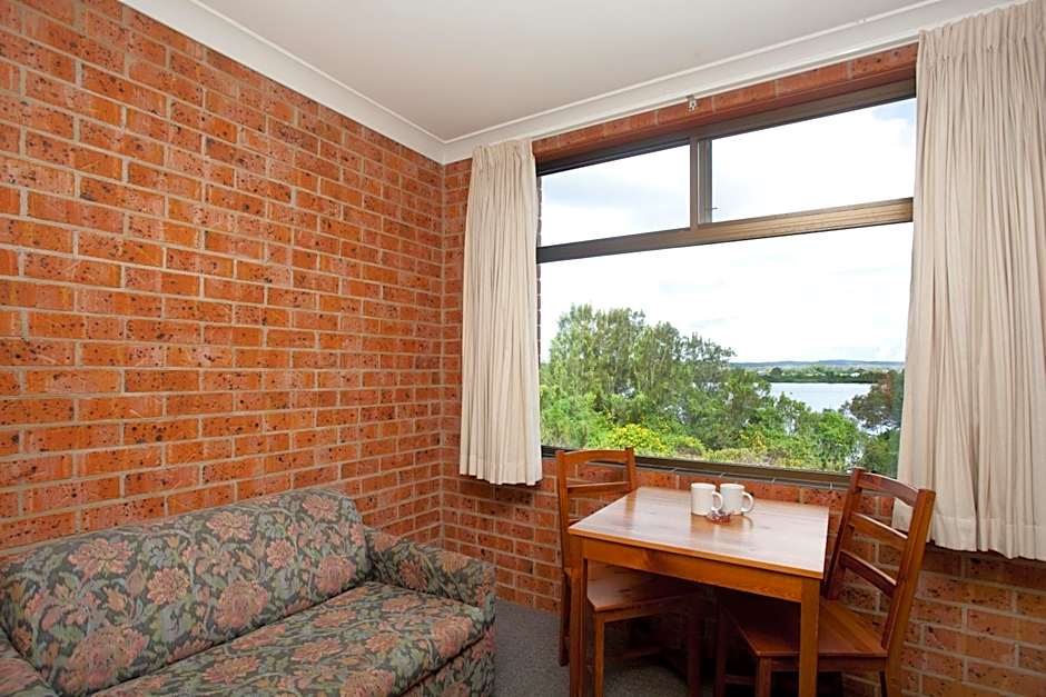 Riverview Motor Inn