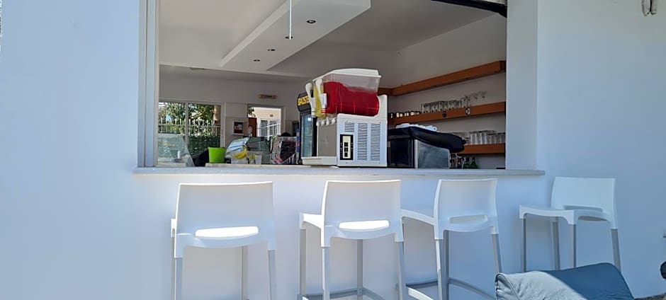 JP Pool & Apartments