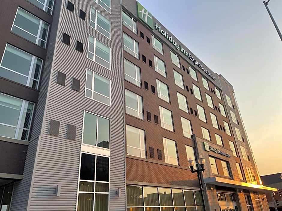 Holiday Inn Express & Suites - Lincoln Downtown By IHG