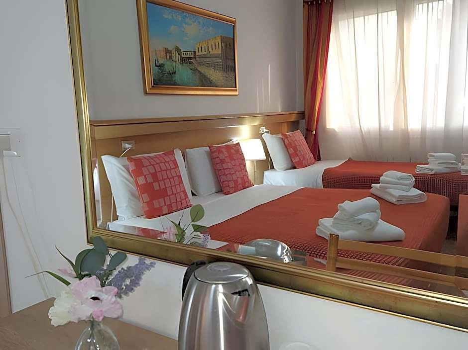 HOTEL TiTO