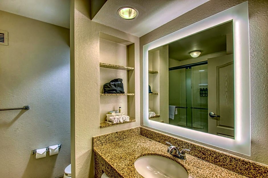 Holiday Inn Express Hotel & Suites Milwaukee Airport By IHG