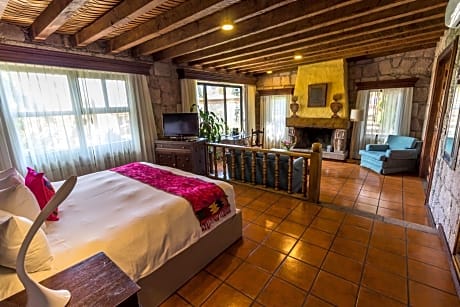 JUNIOR SUITE