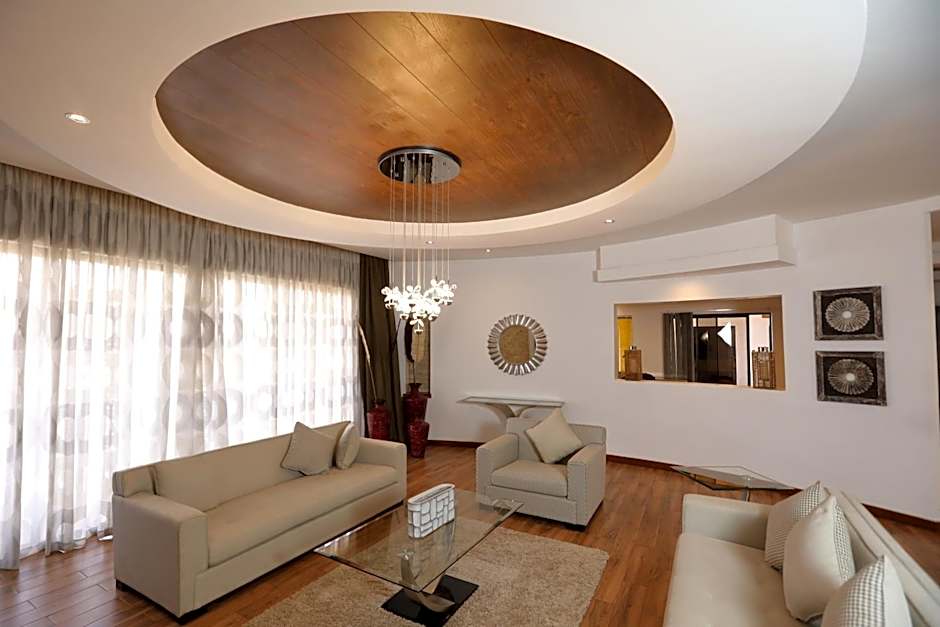 Bidwood Suite Hotel, Opposite Sarit Centre