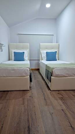 Double Room (1 Adult + 1 Child)