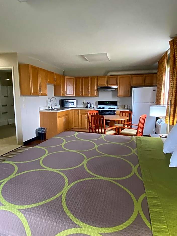 Super 8 by Wyndham Liberal KS