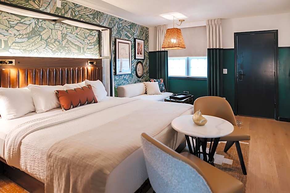 UNCOMMONER HOTEL by Reverie Boutique Collection