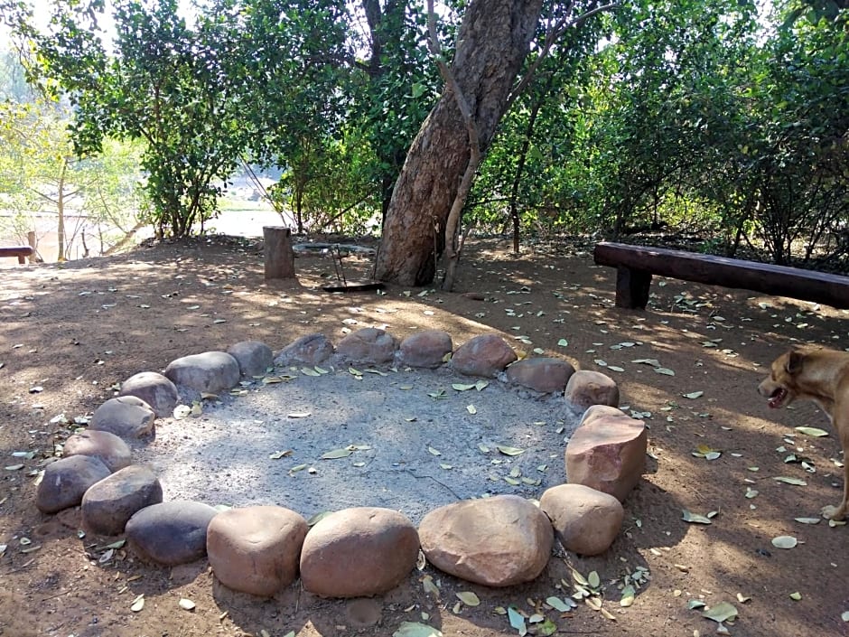 Nthakeni Bush & River Camp