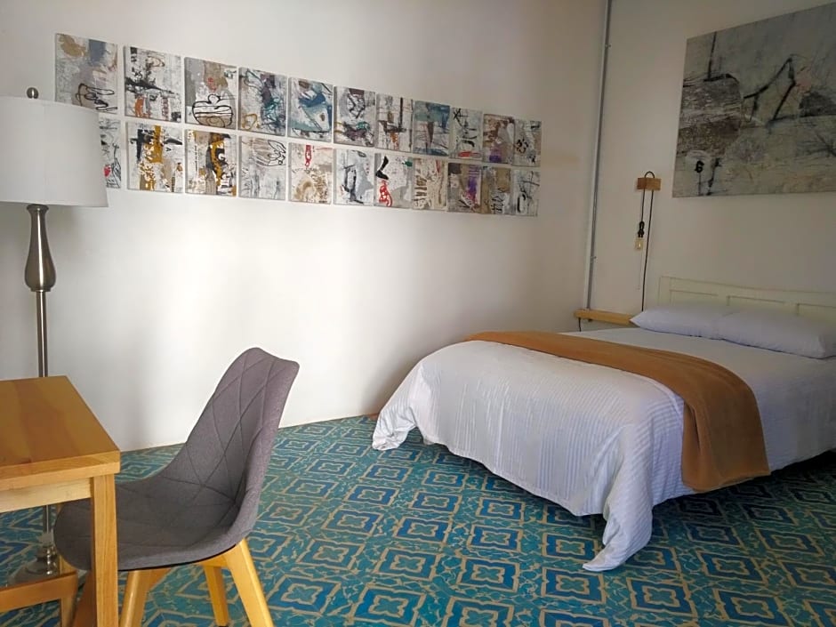 La Tozi Hotel