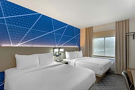 Quadruple Room with Two Queen Beds - Non Smoking