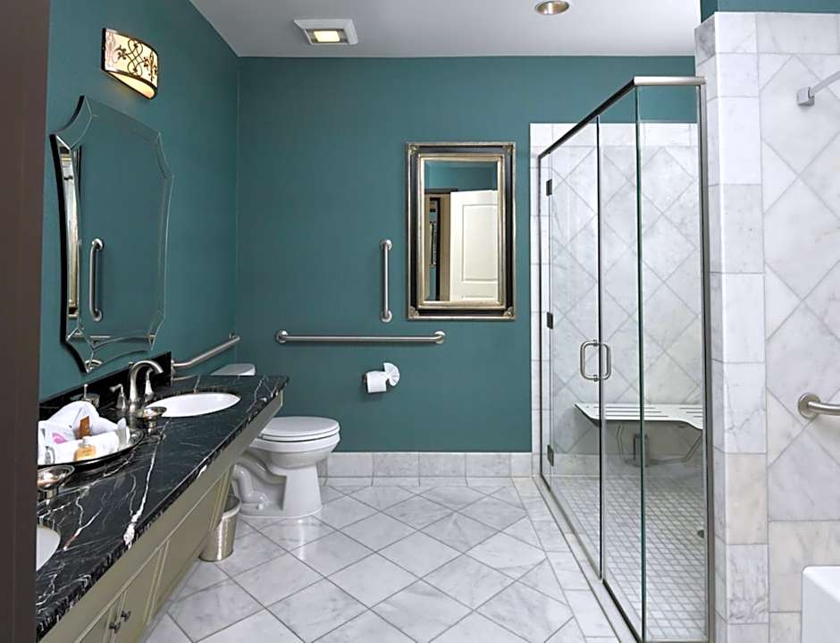 Woolley's Classic Suites