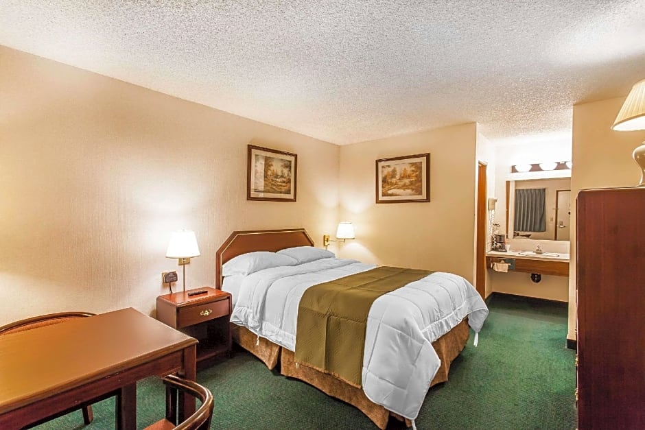 Econo Lodge Everett – Everett, WA