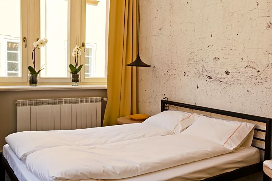 Sleep in Hostel & Apartments Stare Miasto