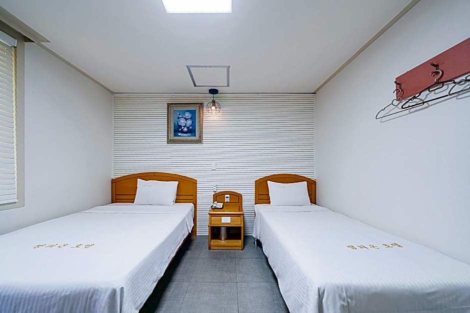 Champion Hotel