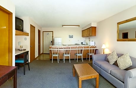 Deluxe King Suite