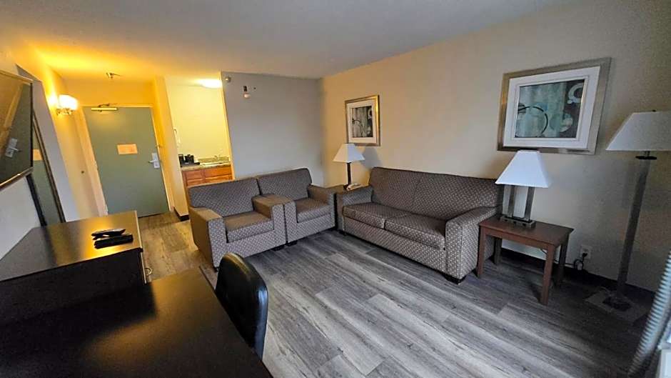 Copley Inn & Suites, Copley - Akron