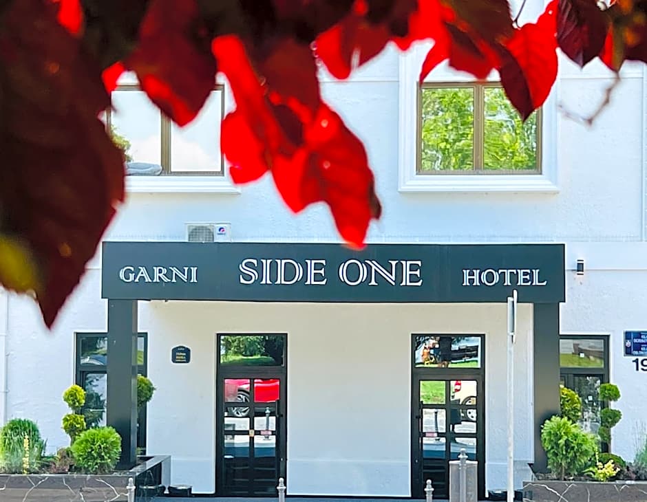 Side One Design Hotel Garni