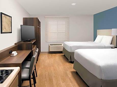 Queen Room with Two Queen Beds with Tub - Accessible/Non Smoking