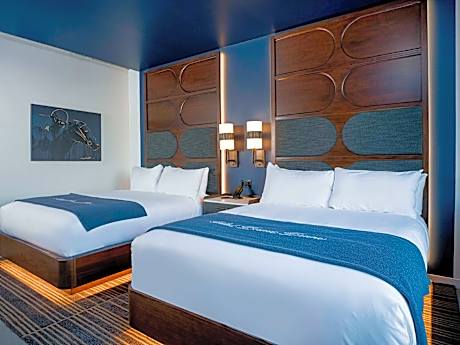 Queen Room with Two Queen Beds and Transfer Shower - Mobility Accessible