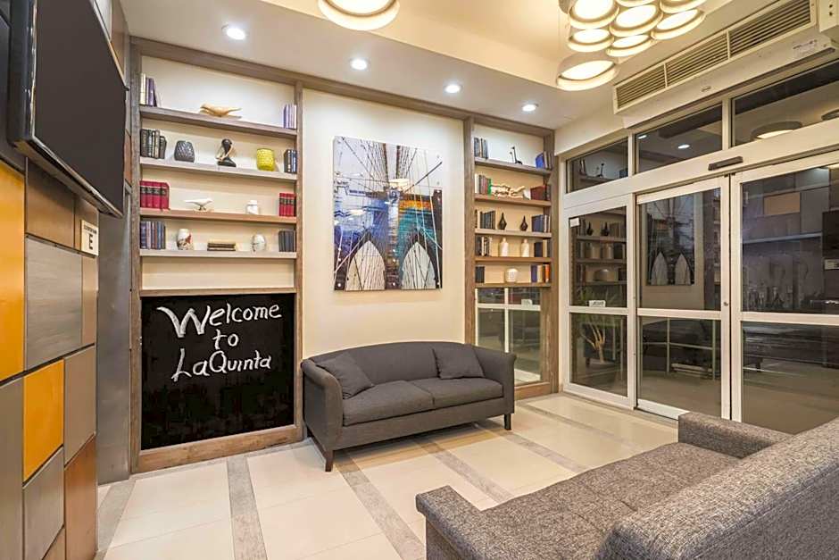 La Quinta Inn & Suites by Wyndham Brooklyn Downtown