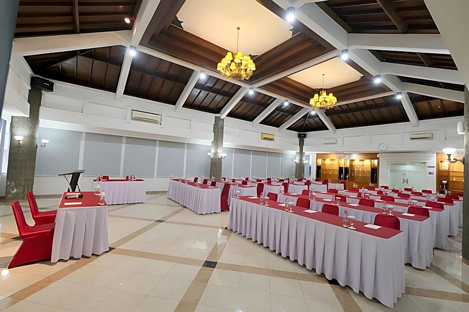 Grand Orchid Hotel