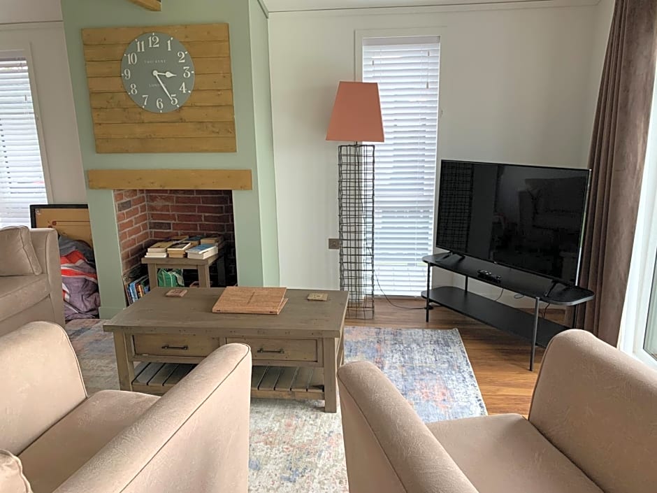 Edge of Padstow, 2 bedroom luxury lodge