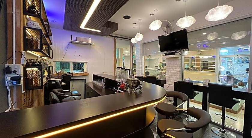 Alongkorn hotel by SB