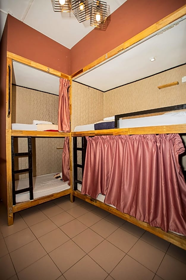 Escape Backpackers KK