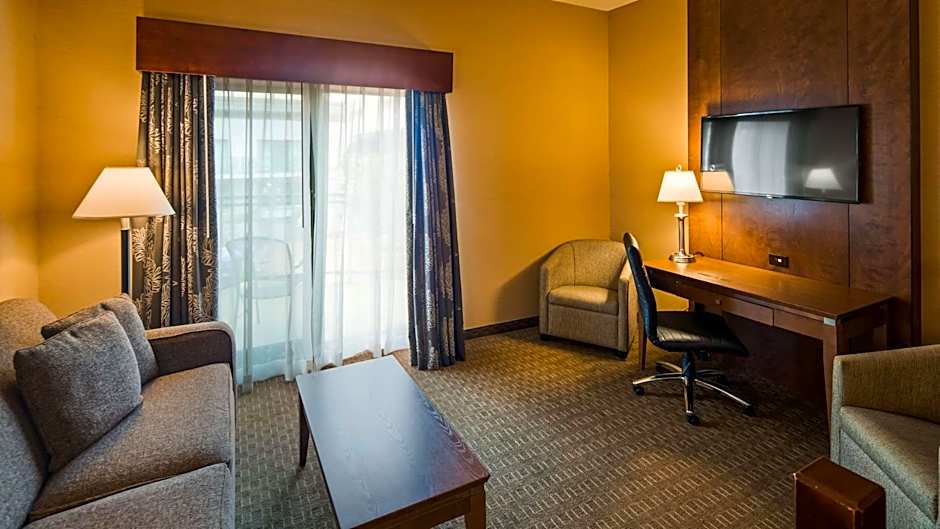 Best Western Plus Lamplighter Inn & Conference Centre