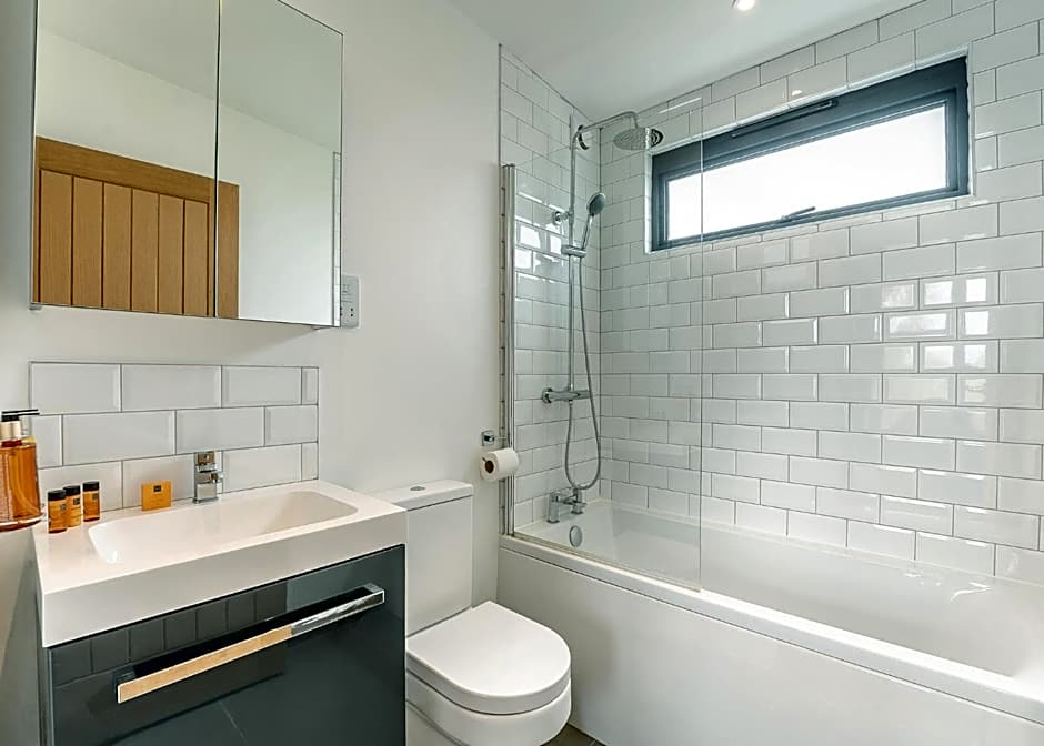 Swanborough Lakes Luxury Lodges