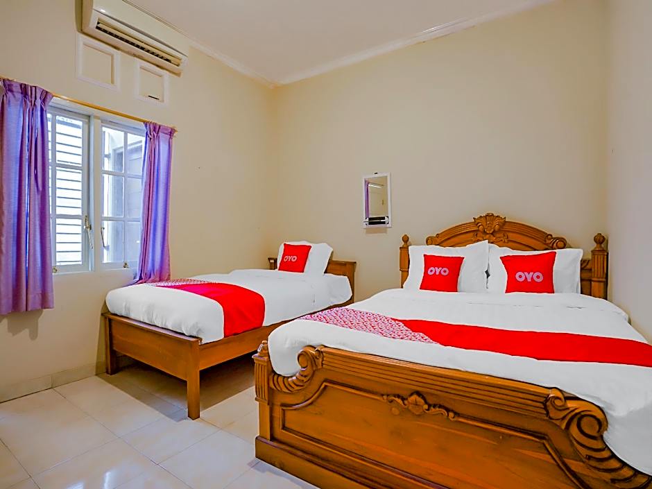 OYO 90210 Kenari House Syariah