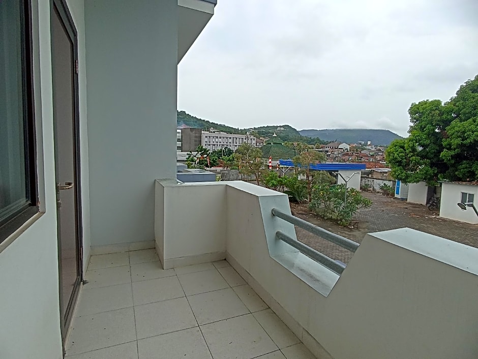 YUNNA EXPRESS LAMPUNG