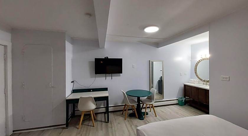 Village Motel by OYO
