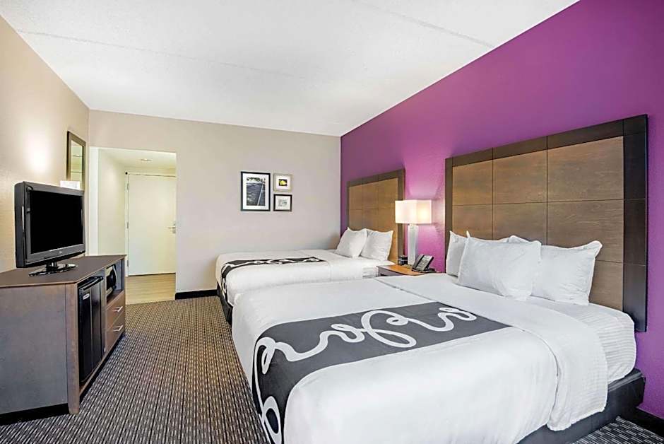 La Quinta Inn & Suites by Wyndham Baltimore Bwi Airport