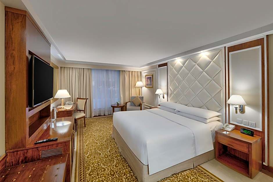 Photo 1 of 10 of Deluxe 1 King Bed Guestroom