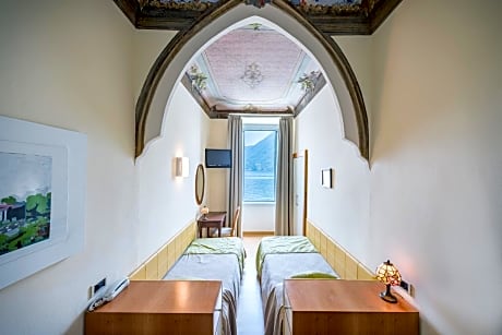 Single Room wih Lake View