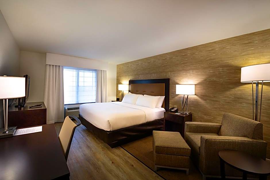 Holiday Inn Hotel & Suites Bloomington Airport By IHG