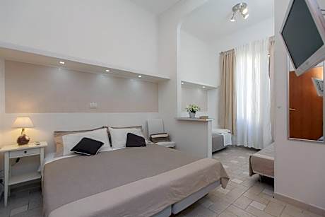 Triple Room with Private Bathroom
